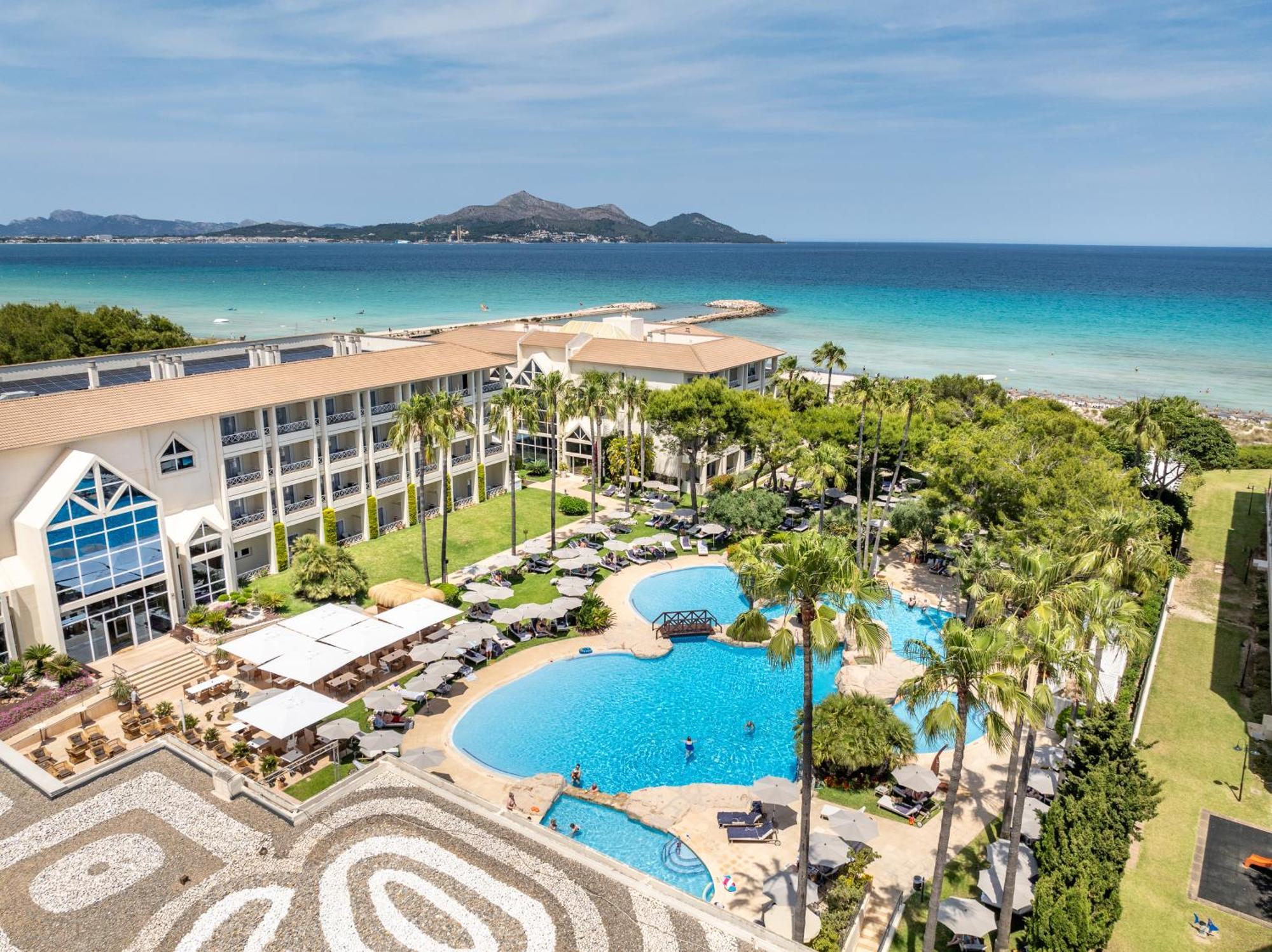 ホテル グルーポテル パルク ナチュラル＆スパ プラヤ・デ・ムロ エクステリア 写真 Aerial view of the hotel